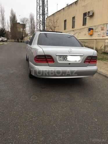 Mercedes E 280 1999, 240,000 km - 2.8 l - Bakı