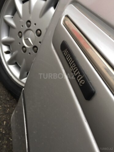 Mercedes E 280 1999, 240,000 km - 2.8 l - Bakı