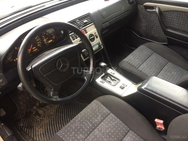 Mercedes C 200 1995, 329,000 km - 2.0 l - Bakı
