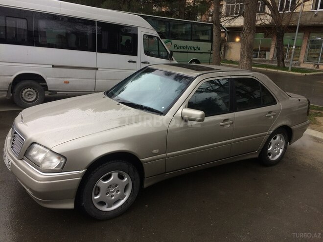 Mercedes C 200 1995, 329,000 km - 2.0 l - Bakı