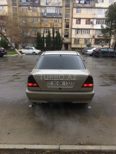 Mercedes C 200 1995, 329,000 km - 2.0 l - Bakı