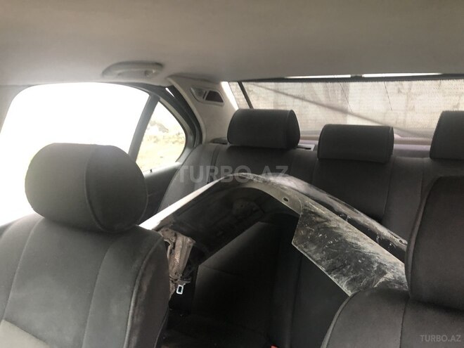BMW 528 1998, 240,000 km - 2.8 л - Bakı