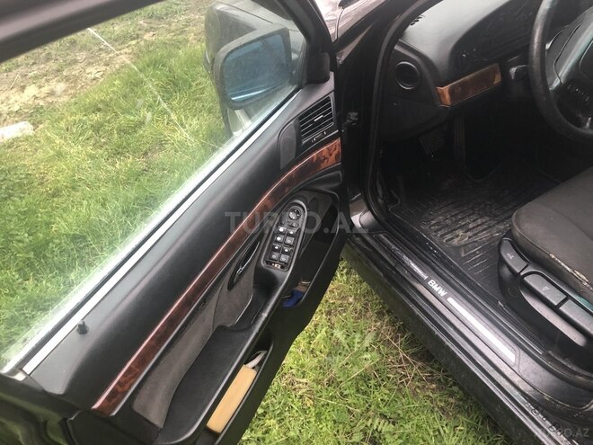 BMW 528 1998, 240,000 km - 2.8 л - Bakı