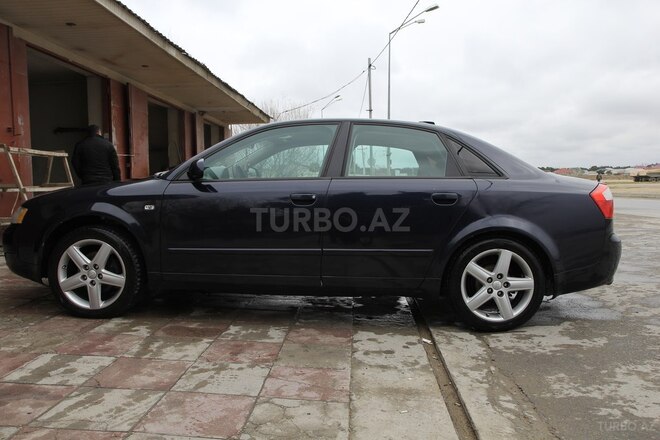Audi A4 2003, 418,000 km - 1.8 l - Bakı