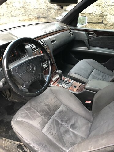 Mercedes E 230 1996, 328,000 km - 2.3 л - Bakı
