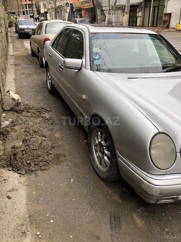 Mercedes E 230 1996, 328,000 km - 2.3 л - Bakı