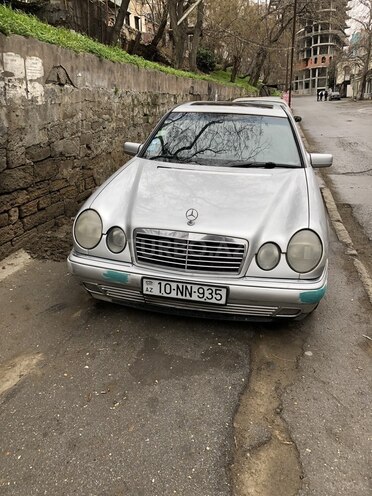 Mercedes E 230 1996, 328,000 km - 2.3 л - Bakı