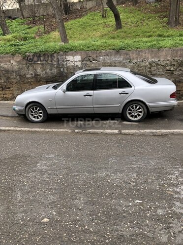 Mercedes E 230 1996, 328,000 km - 2.3 л - Bakı