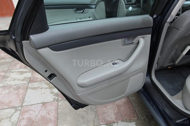 Audi A4 2003, 418,000 km - 1.8 l - Bakı