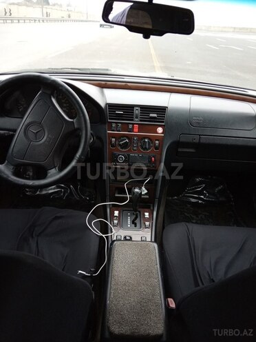 Mercedes C 220 1995, 330,000 km - 2.2 l - Bakı