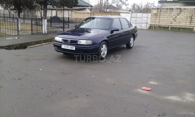 Opel Vectra 1995, 335,179 km - 1.8 l - Qax