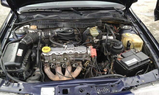 Opel Vectra 1995, 335,179 km - 1.8 l - Qax