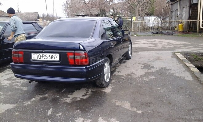 Opel Vectra 1995, 335,179 km - 1.8 l - Qax