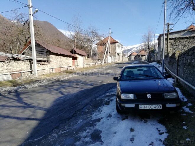 Volkswagen Jetta 1999, 400,000 km - 2.0 l - Qax