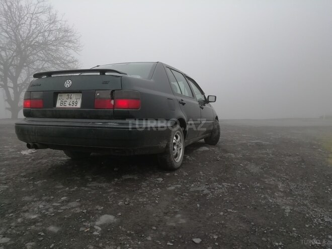 Volkswagen Jetta 1999, 400,000 km - 2.0 l - Qax