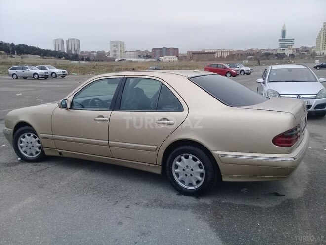 Mercedes E 220 2001, 260,000 km - 0.2 л - Bakı