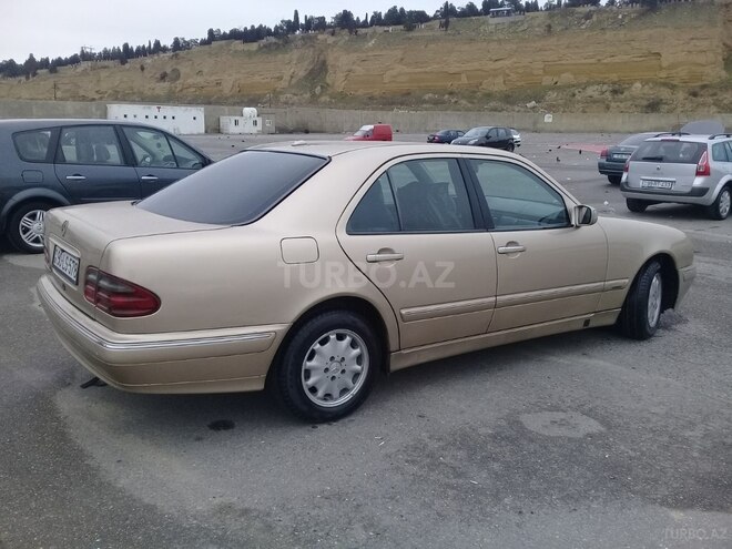 Mercedes E 220 2001, 264,000 km - 2.2 л - Bakı