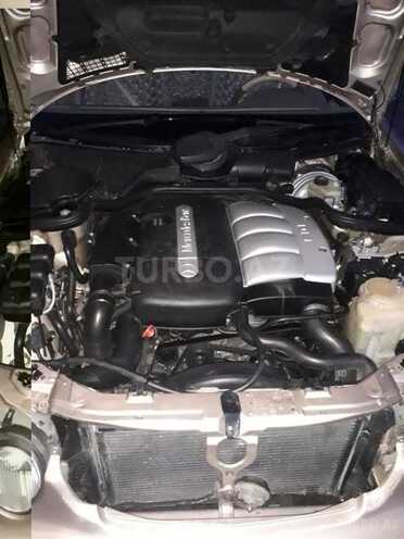 Mercedes E 220 2000, 334,000 km - 2.2 л - Gəncə