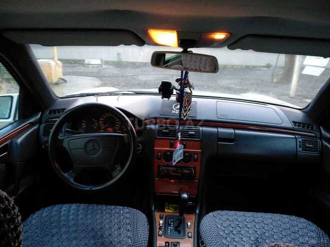 Mercedes E 240 1998, 471,258 km - 2.4 l - Göyçay