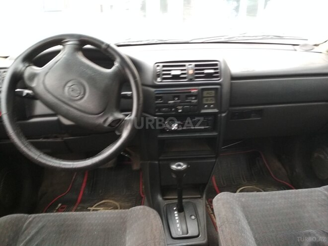 Opel Vectra 1995, 286,000 km - 1.8 l - Bakı