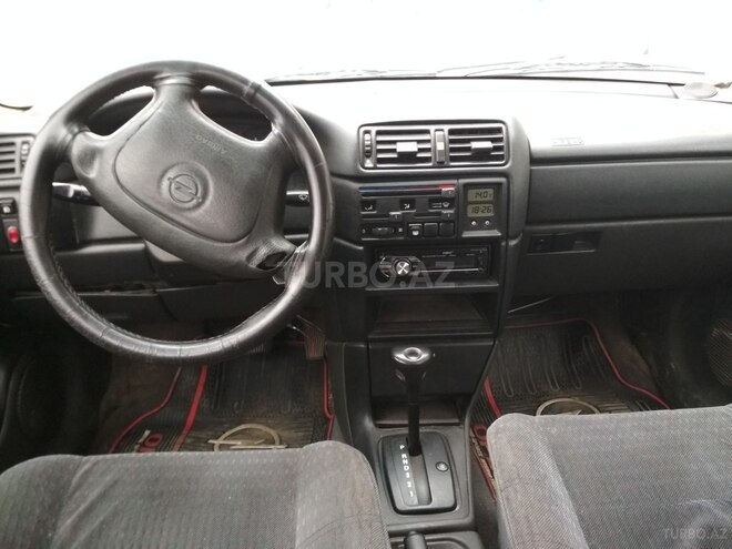Opel Vectra 1995, 286,000 km - 1.8 l - Bakı