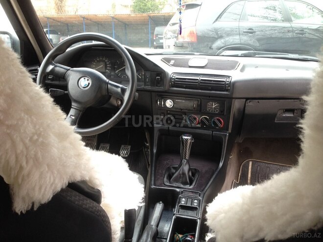 BMW 520 1990, 240,000 km - 2.0 l - Bakı