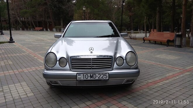 Mercedes E 240 1999, 245,000 km - 2.4 л - Sumqayıt