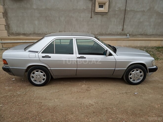 Mercedes 190 1993, 295,000 km - 2.0 л - Bakı