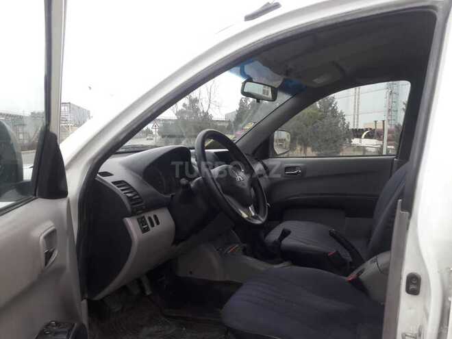 Mitsubishi L200 2010, 428,000 km - 2.4 l - Bakı