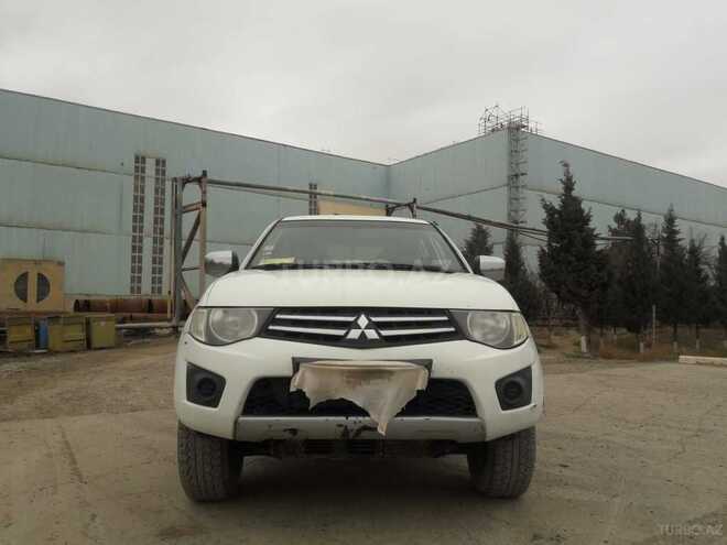 Mitsubishi L200 2010, 428,000 km - 2.4 l - Bakı