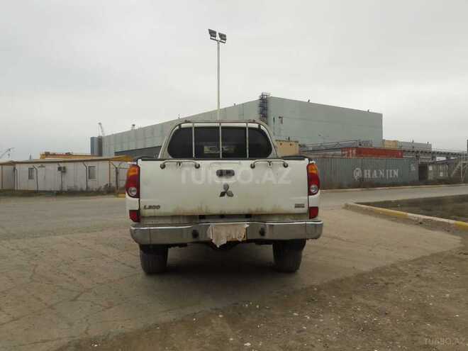 Mitsubishi L200 2010, 428,000 km - 2.4 l - Bakı