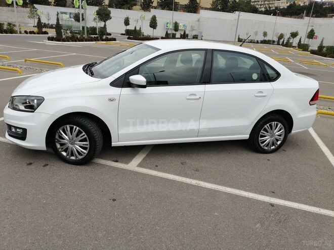 Volkswagen Polo 2015, 65,500 km - 1.6 l - Bakı