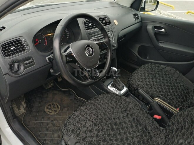 Volkswagen Polo 2015, 65,500 km - 1.6 l - Bakı