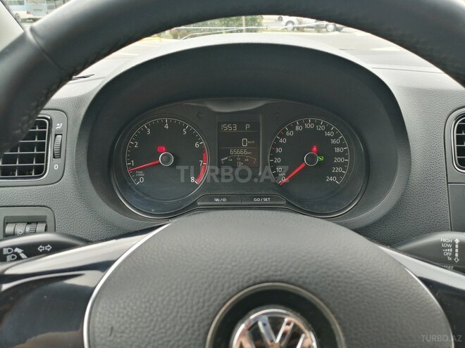 Volkswagen Polo 2015, 65,500 km - 1.6 l - Bakı
