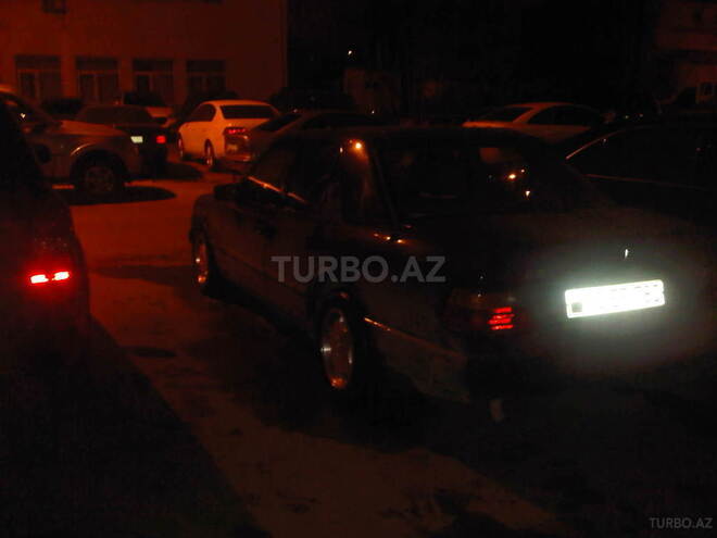 Mercedes E 230 1988, 357,000 km - 2.3 l - Bakı