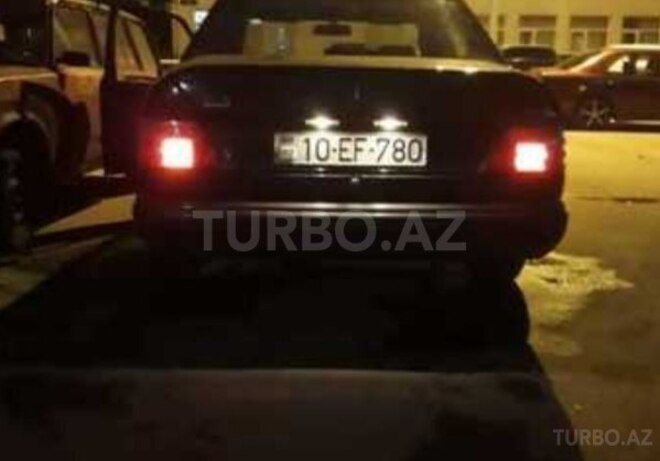Mercedes E 230 1988, 357,000 km - 2.3 l - Bakı