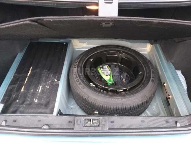 Mercedes E 240 2001, 235,000 km - 2.4 l - Bakı