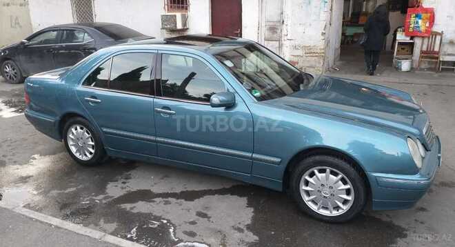 Mercedes E 240 2001, 235,000 km - 2.4 l - Bakı