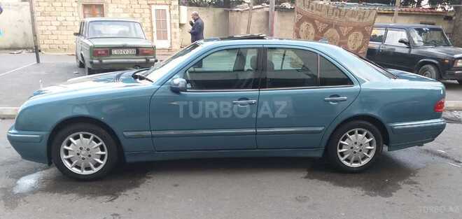 Mercedes E 240 2001, 235,000 km - 2.4 l - Bakı