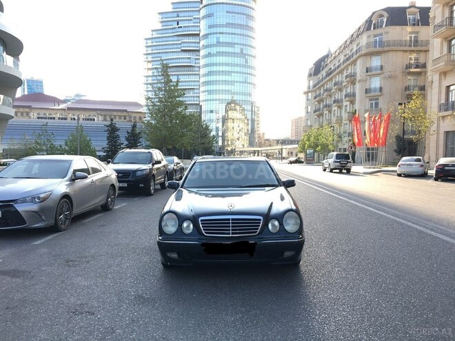 Mercedes E 270 2001, 270,000 km - 2.7 l - Bakı