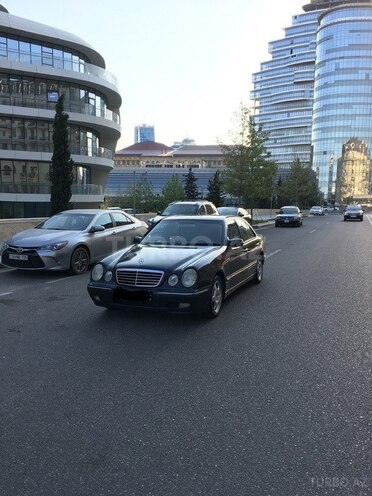 Mercedes E 270 2001, 270,000 km - 2.7 l - Bakı