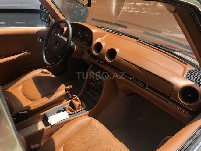 Mercedes E 230 1983, 250,000 km - 2.3 л - Bakı