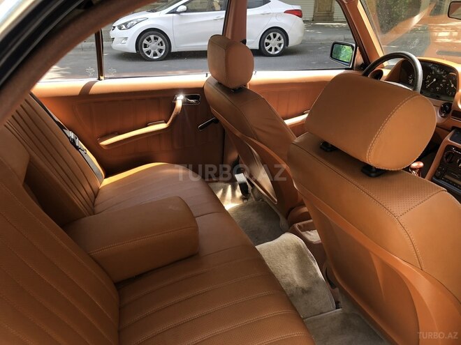 Mercedes E 230 1983, 250,000 km - 2.3 л - Bakı