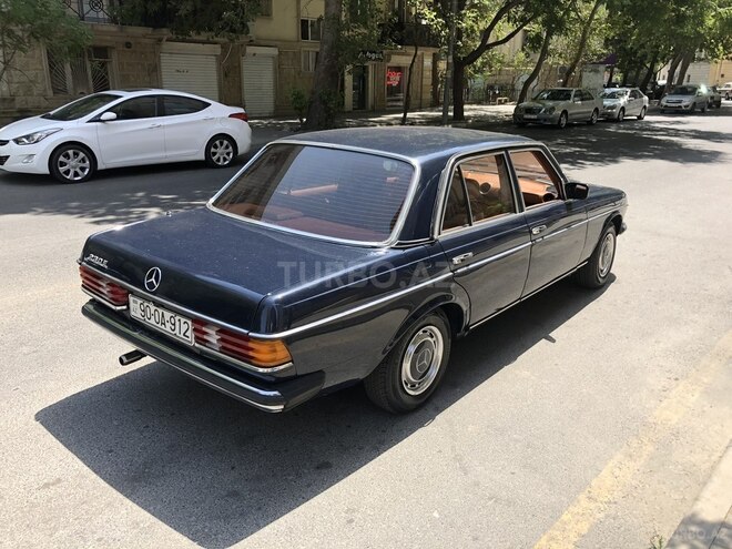 Mercedes E 230 1983, 250,000 km - 2.3 л - Bakı