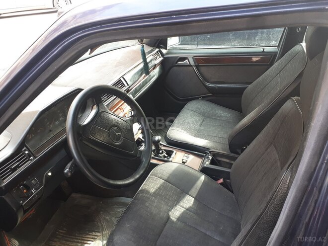 Mercedes E 250 1995, 482,751 km - 2.5 l - Bakı