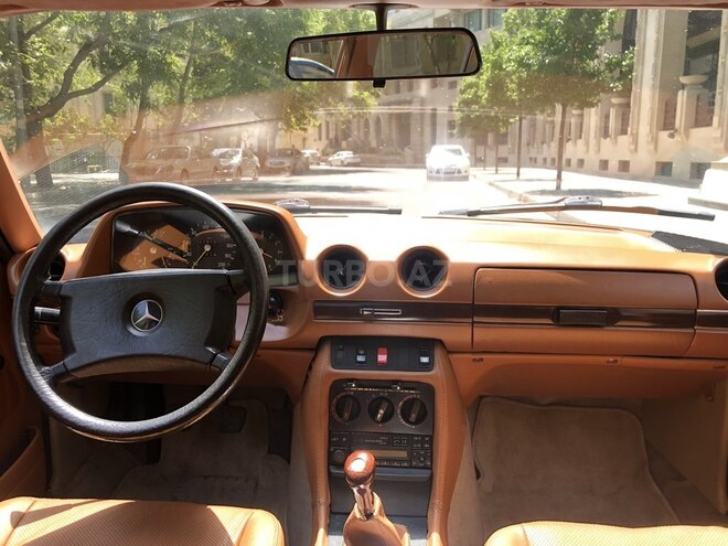 Mercedes E 230 1983, 250,000 km - 2.3 л - Bakı