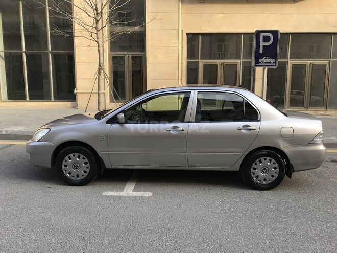 Mitsubishi Lancer 2009, 350,000 km - 1.3 l - Bakı