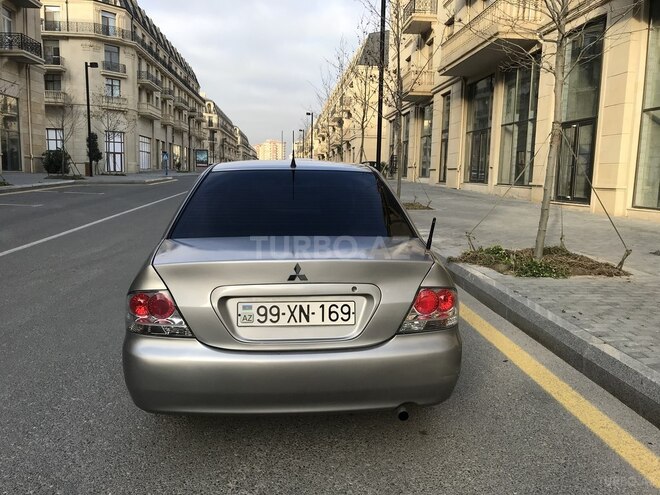 Mitsubishi Lancer 2009, 350,000 km - 1.3 l - Bakı