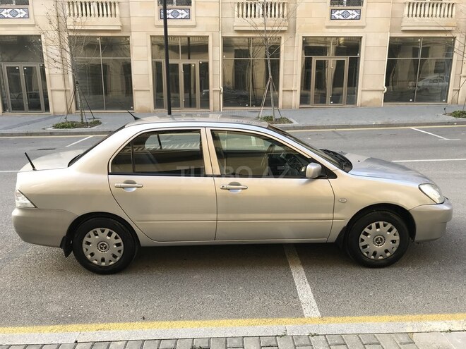 Mitsubishi Lancer 2009, 350,000 km - 1.3 l - Bakı