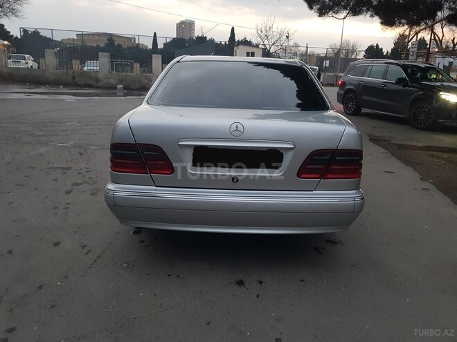 Mercedes E 220 2001, 306,870 km - 2.2 л - Bakı